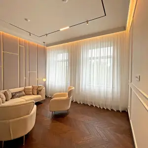 Белый сетчатый тюль в гостиную