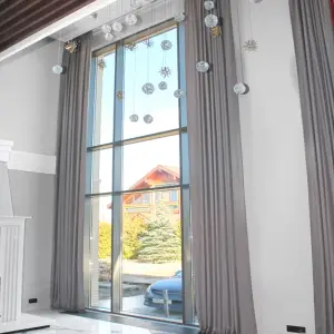 Шторы на высокие окна загородного дома