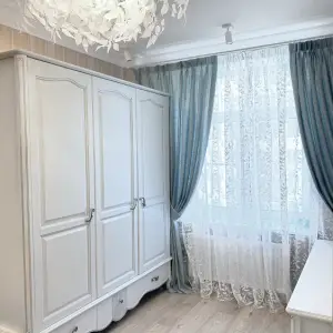 Бирюзовые шторы для спальни