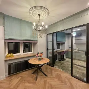 Римские шторы в совмещенную кухню-гостиную