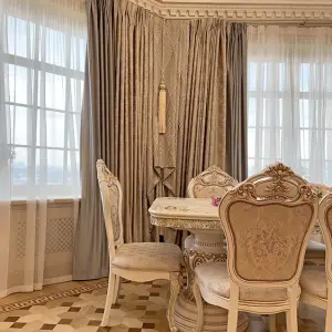 Портьеры с орнаментом в зал