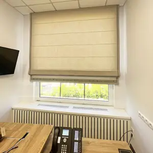 Штора из светлой рогожки