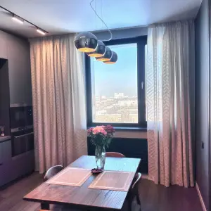 Плотный тюль с геометрией на кухню