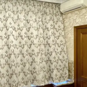 Шторы до подоконника с элементами барокко