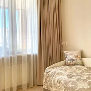 Бежевые шторы для детской комнаты