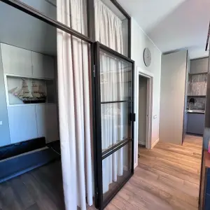 Шторы для стеклянной перегородки