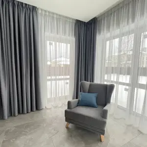 Маренговые портьеры в зал загородного дома