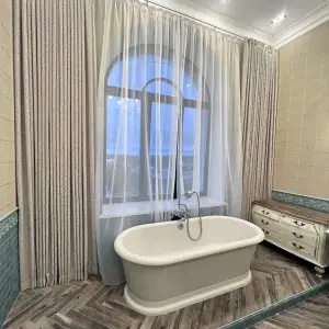 Шторы для ванной в загородном доме