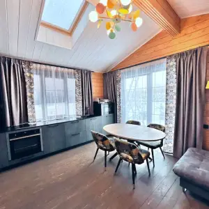 Шторы с цветочной вставкой